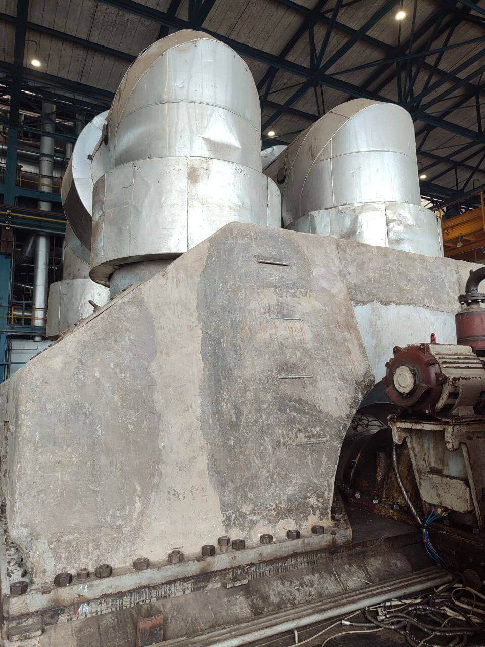 Steam turbine valves