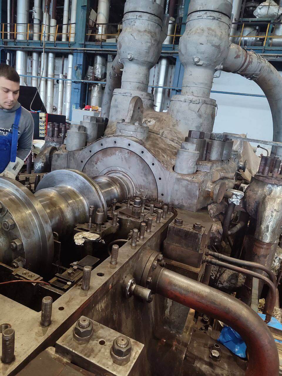 Steam turbine valves