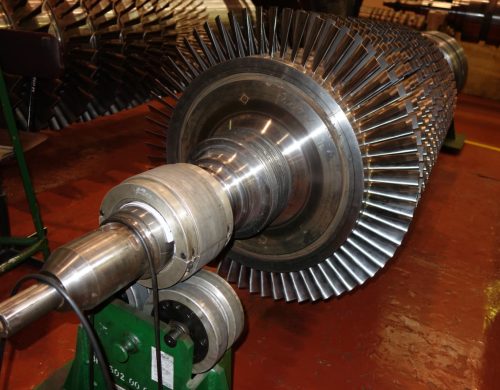 Gas turbine rotor blades and compressor disks