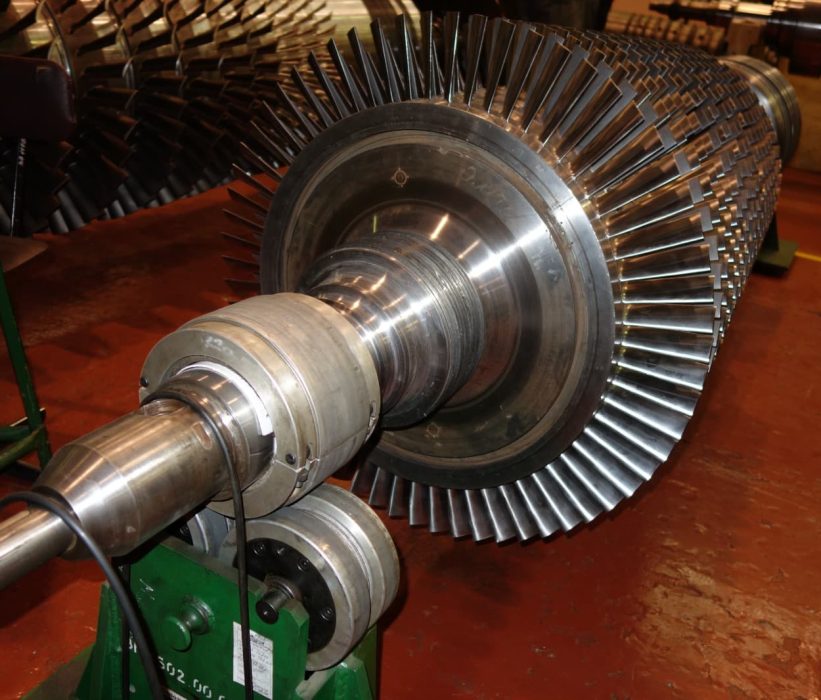 Gas turbine rotor blades and compressor disks