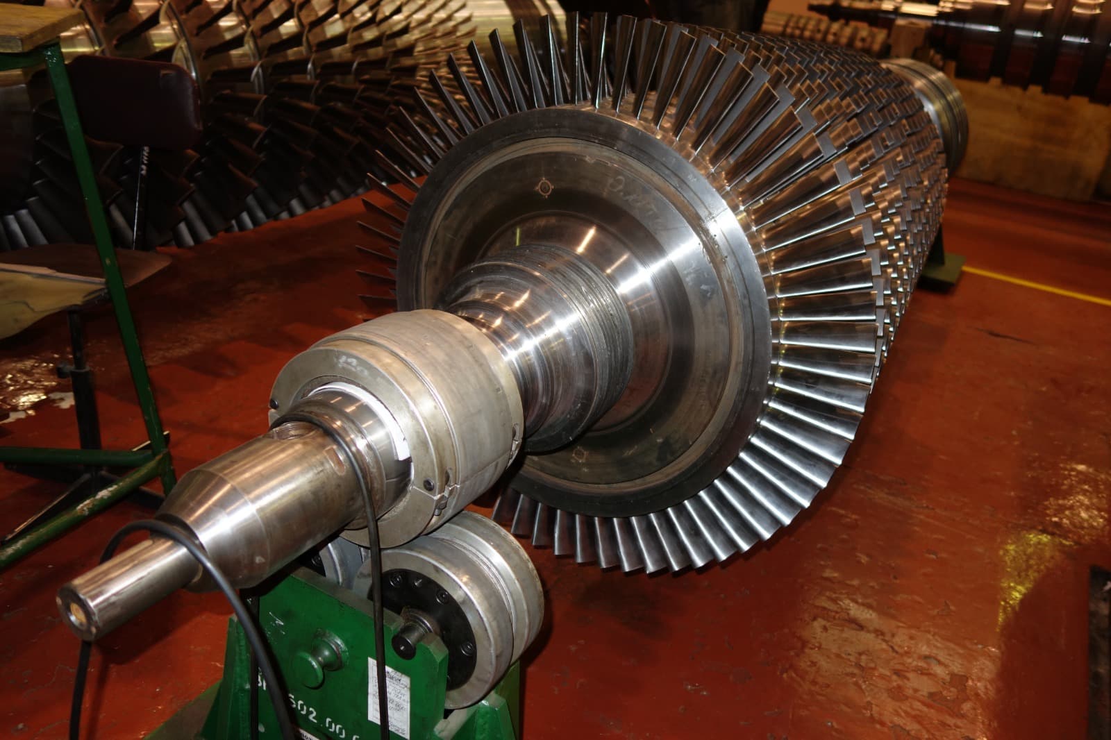 Gas turbine rotor blades and compressor disks