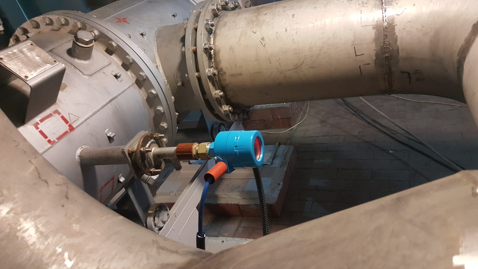 Gas turbine combustion chambers, flame tubes, transition pieces