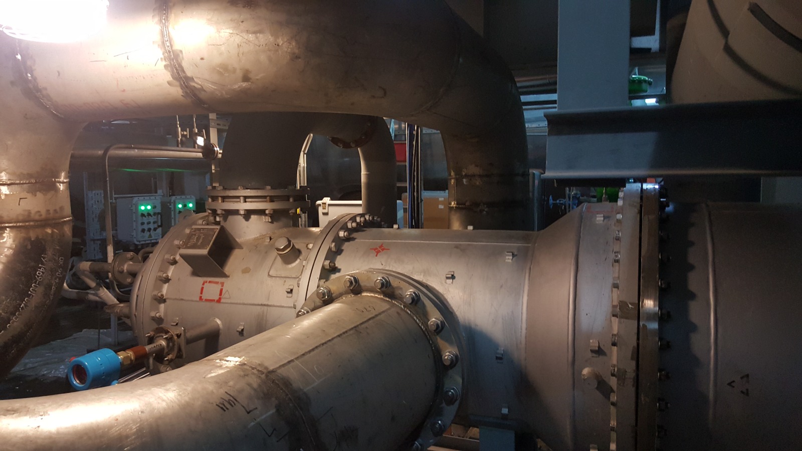 Gas turbine combustion chambers, flame tubes, transition pieces