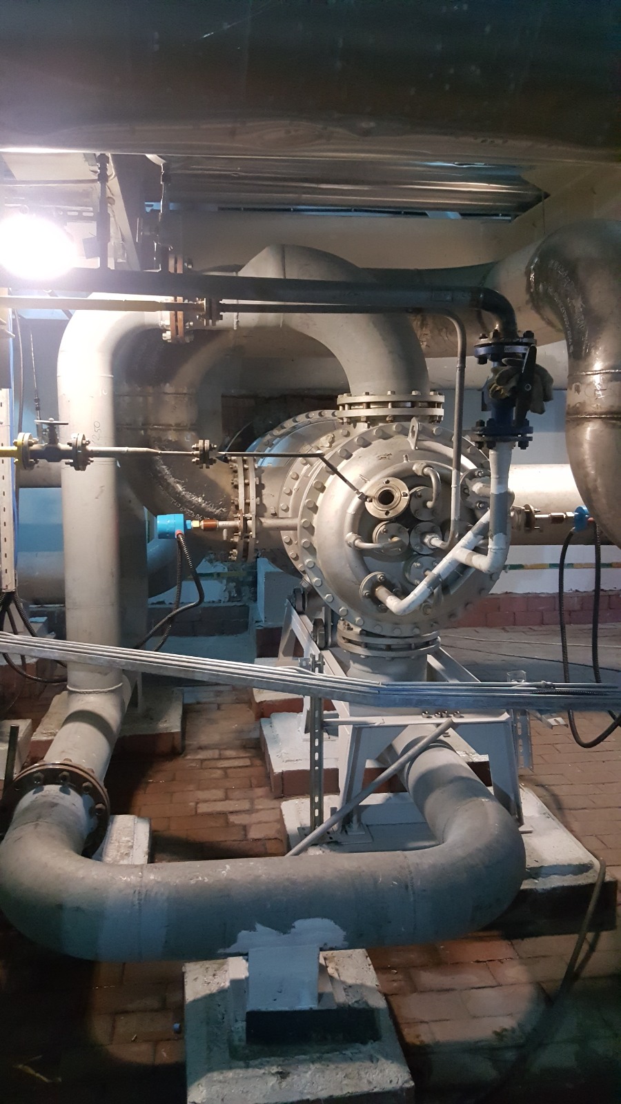 Gas turbine combustion chambers, flame tubes, transition pieces