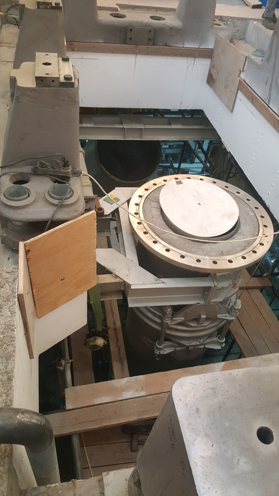 Gas turbine combustion chambers, flame tubes, transition pieces