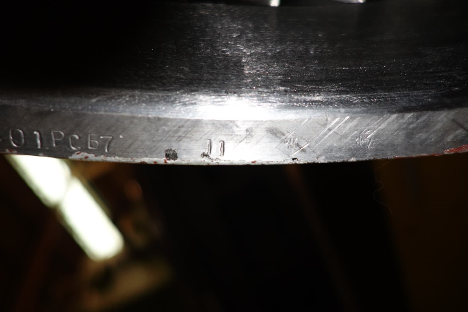 Gas turbine and compressor casings