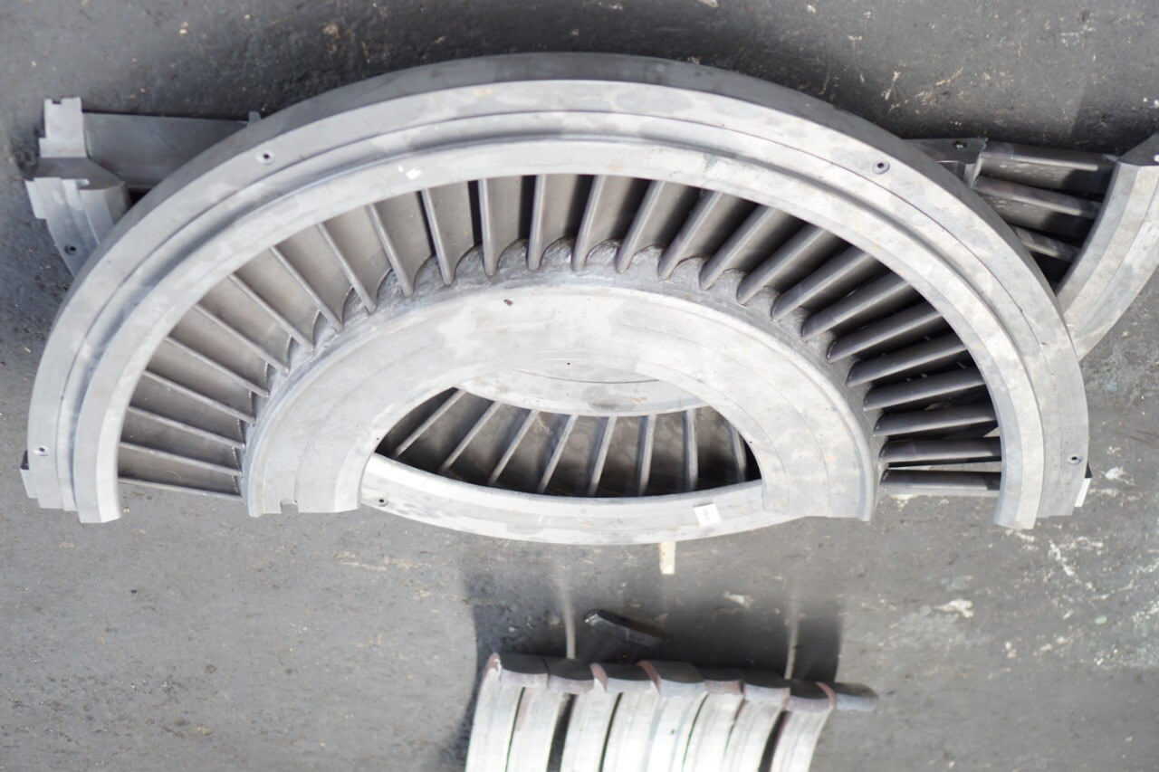 Steam turbine diaphragms