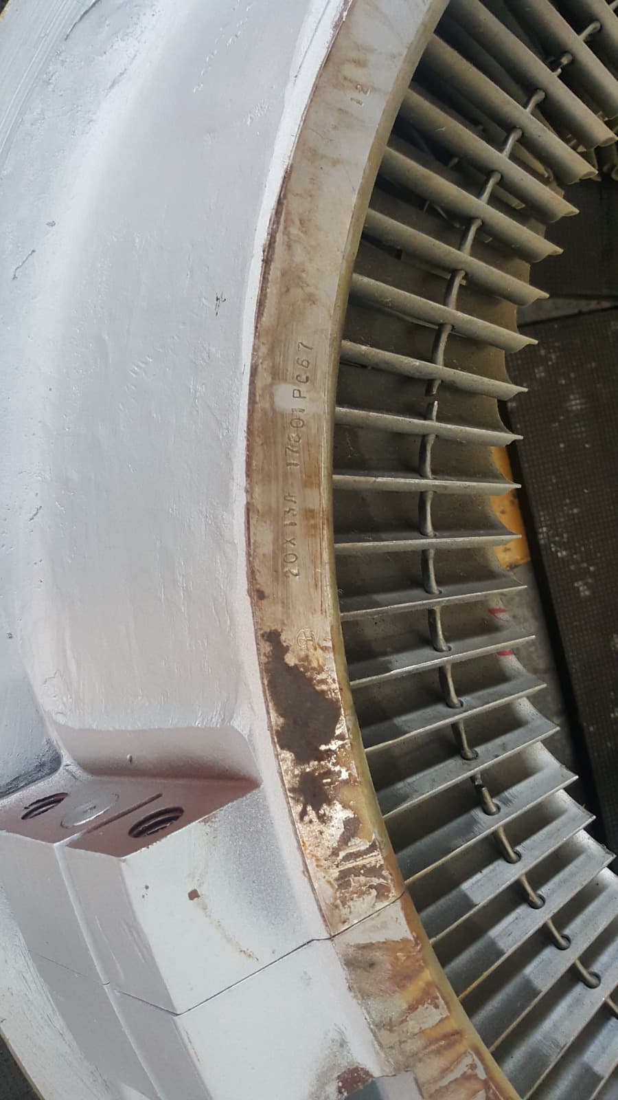 Gas turbine guide vanes and nozzle assemblies