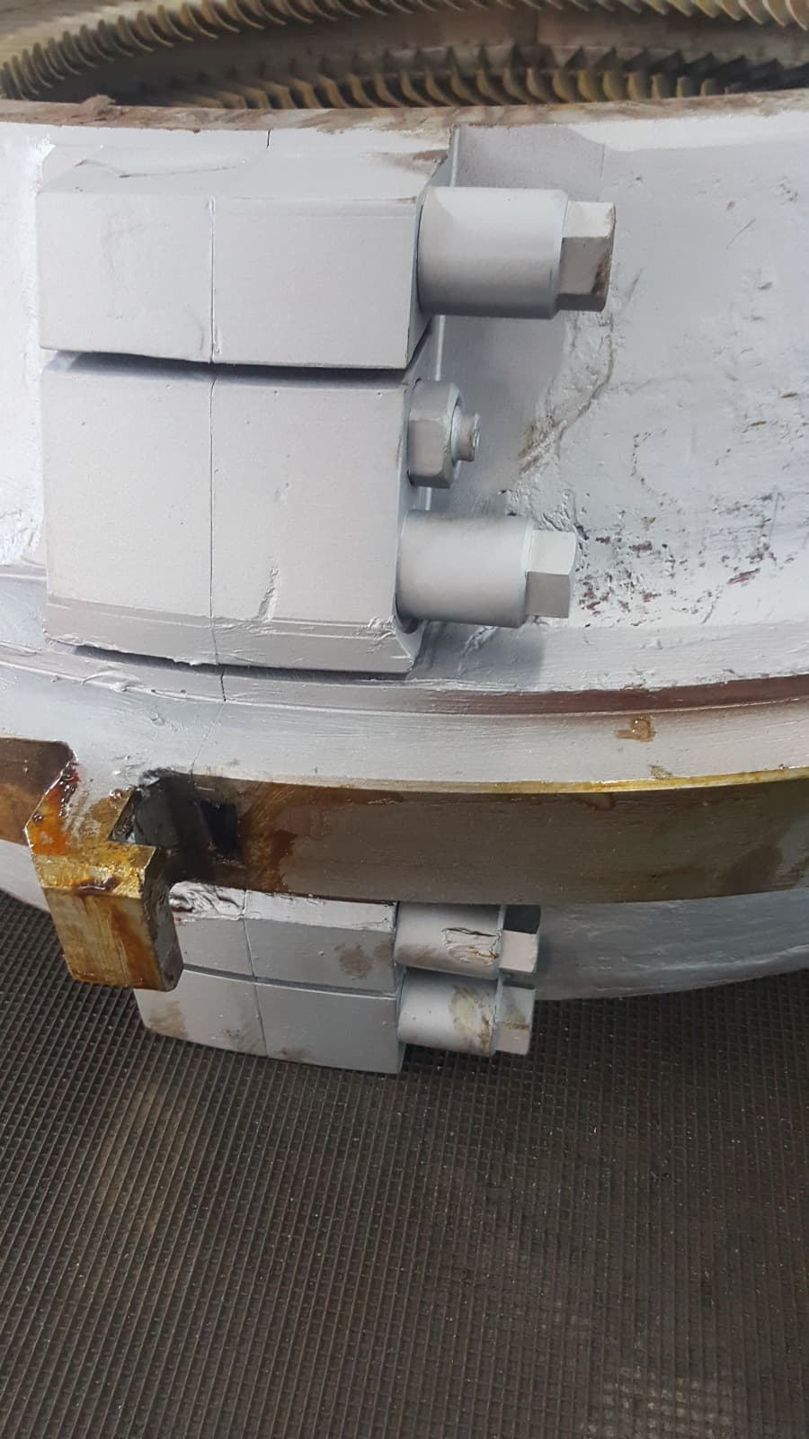 Gas turbine guide vanes and nozzle assemblies