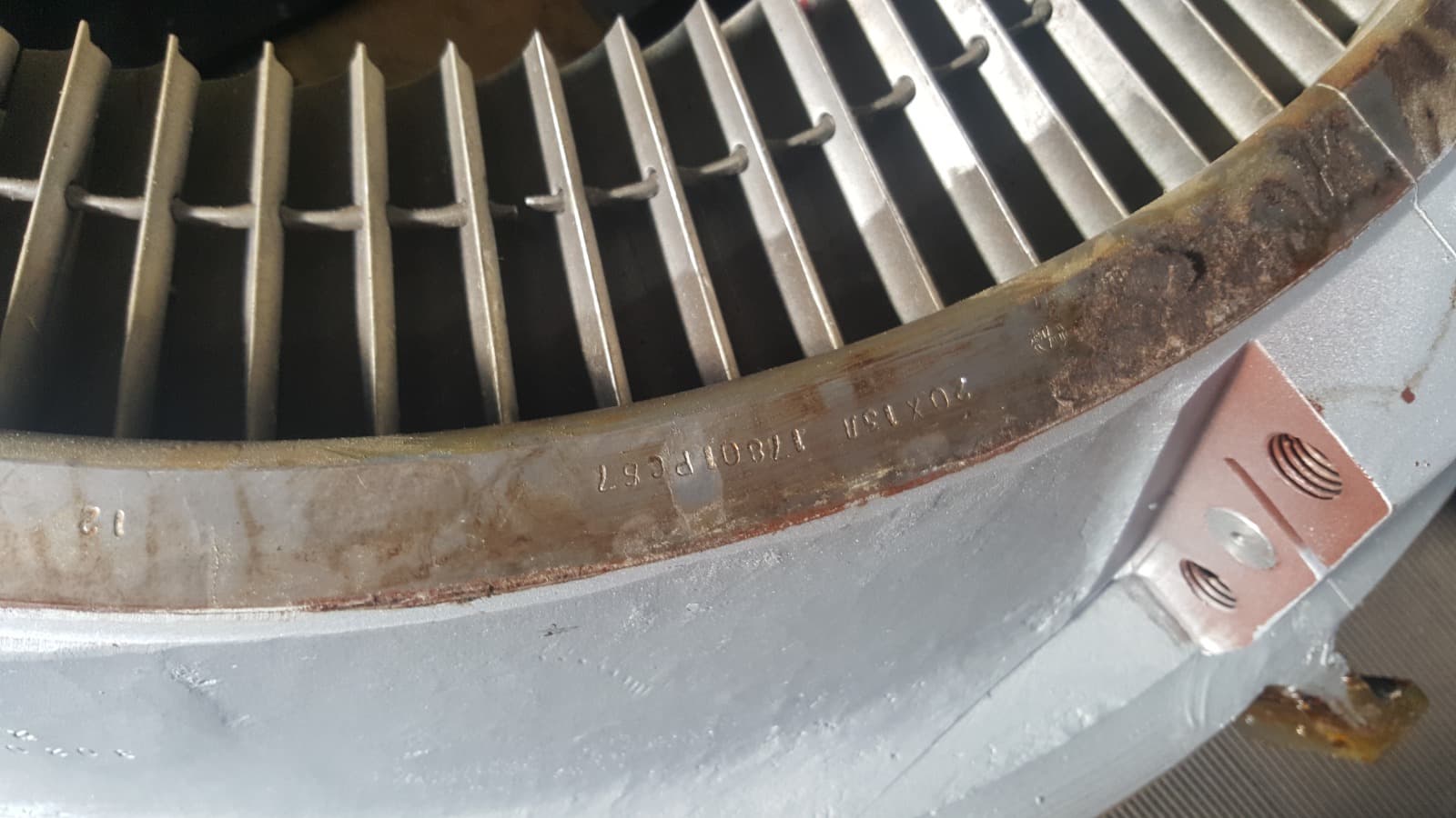 Gas turbine guide vanes and nozzle assemblies