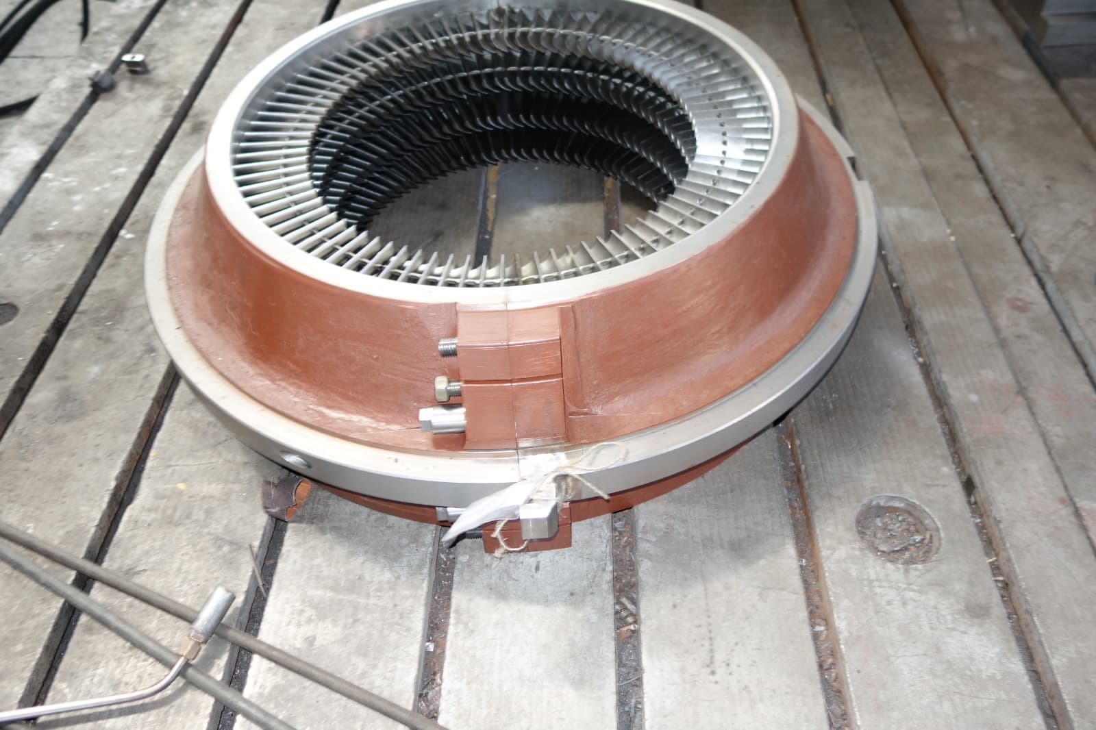 Gas turbine guide vanes and nozzle assemblies