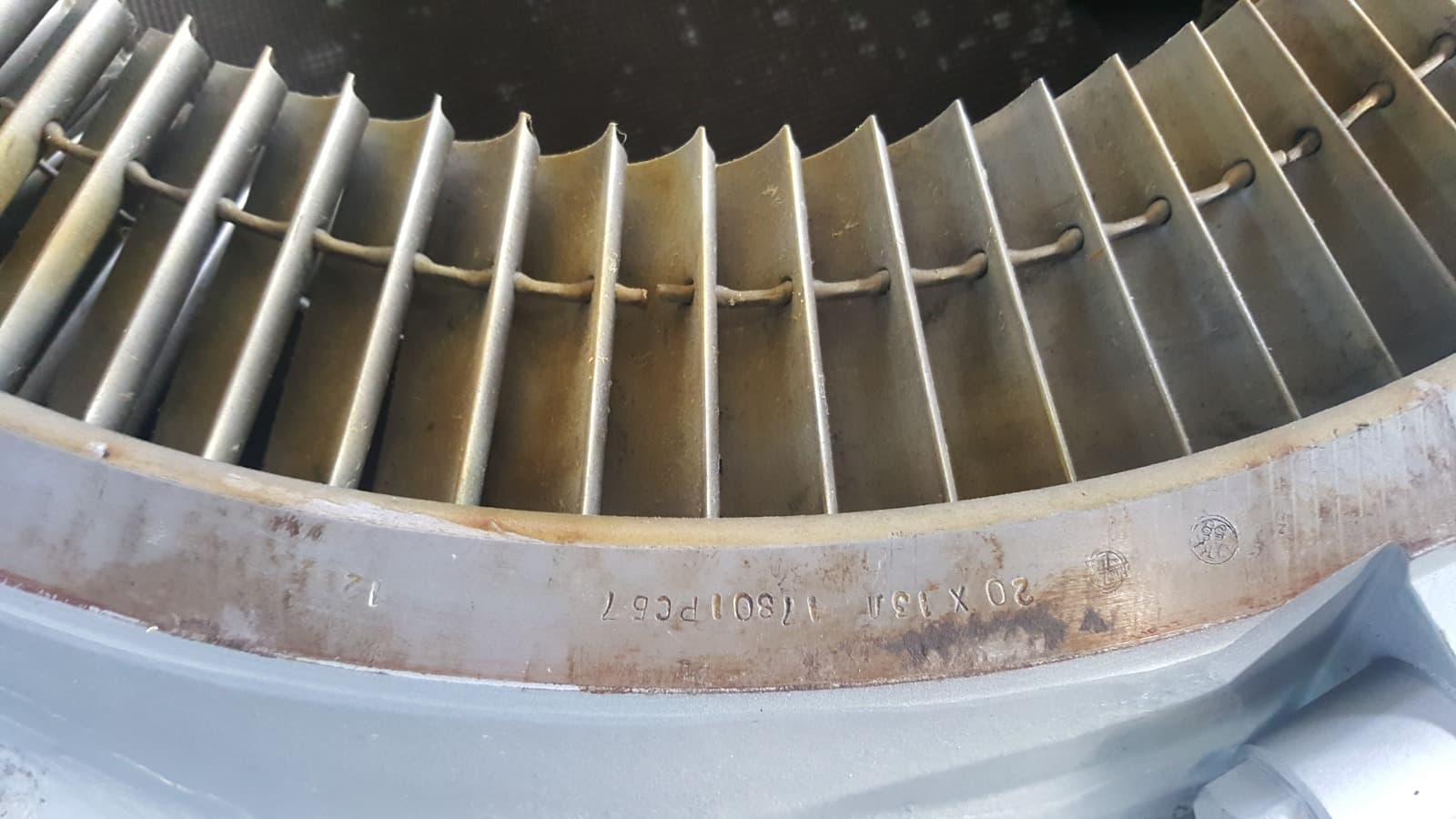 Gas turbine guide vanes and nozzle assemblies
