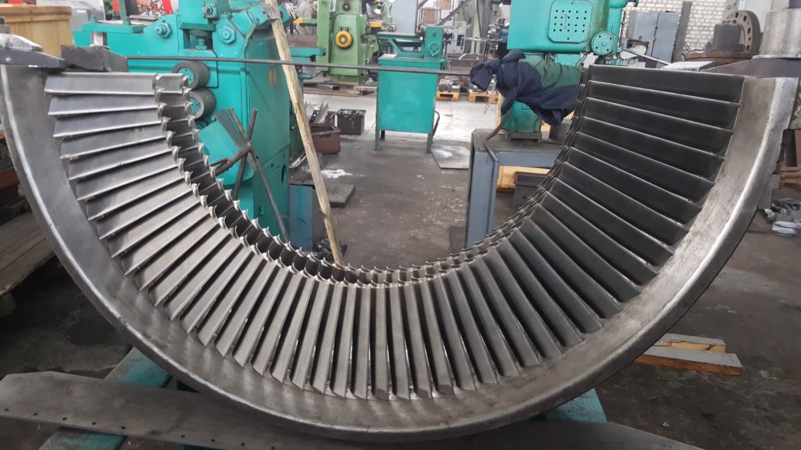Gas turbine guide vanes and nozzle assemblies