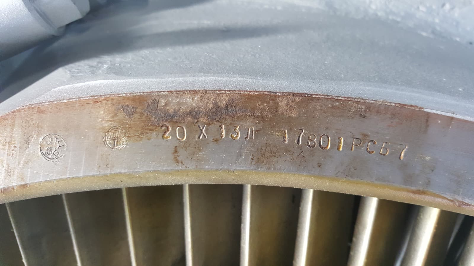 Gas turbine guide vanes and nozzle assemblies