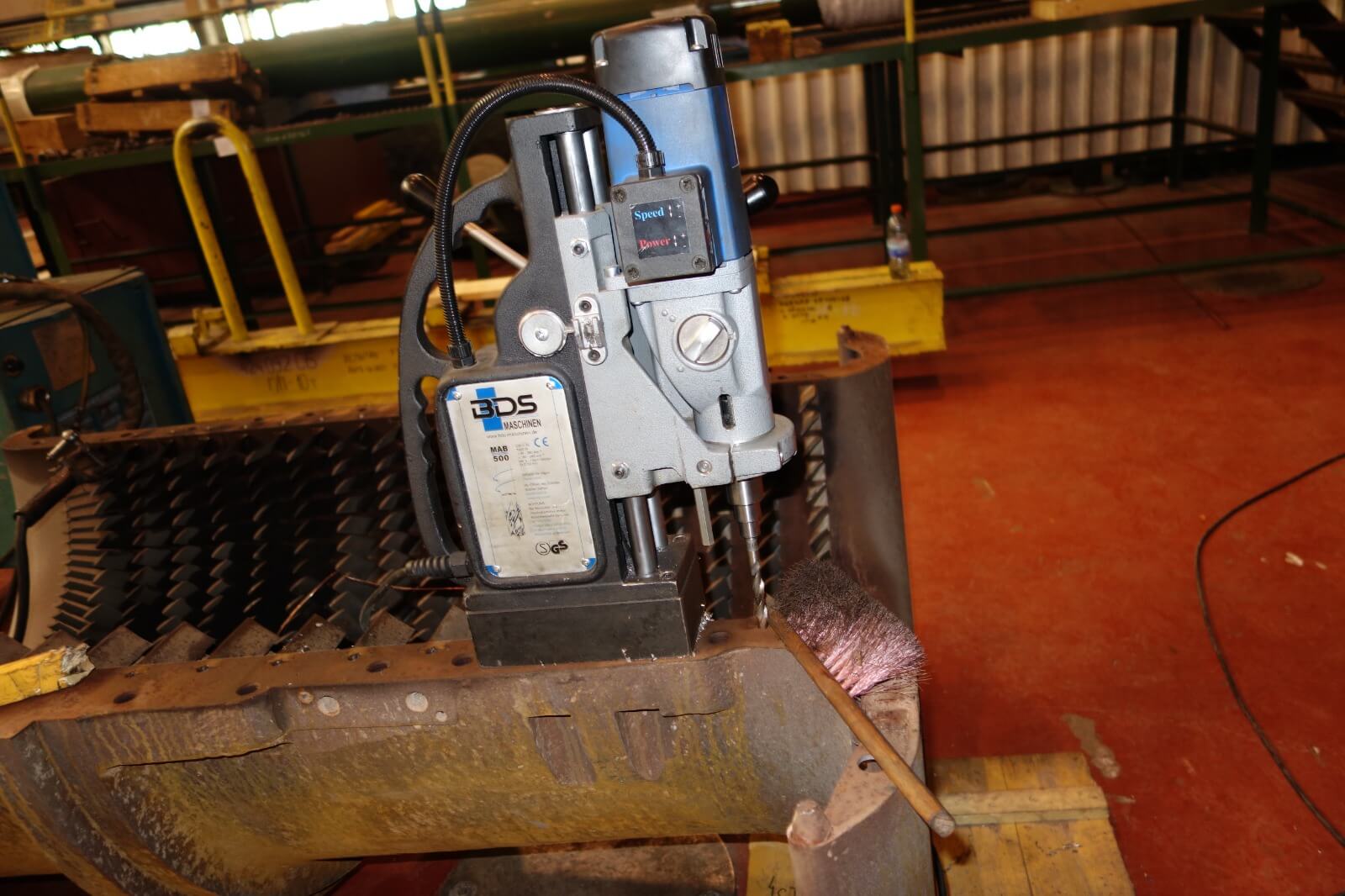Gas turbine guide vanes and nozzle assemblies