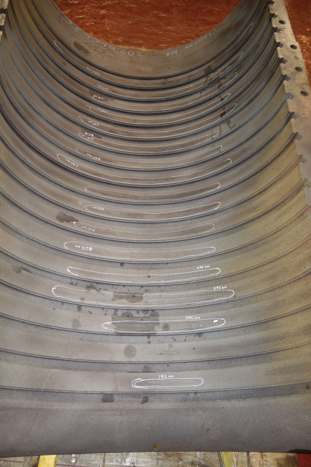 Gas turbine guide vanes and nozzle assemblies