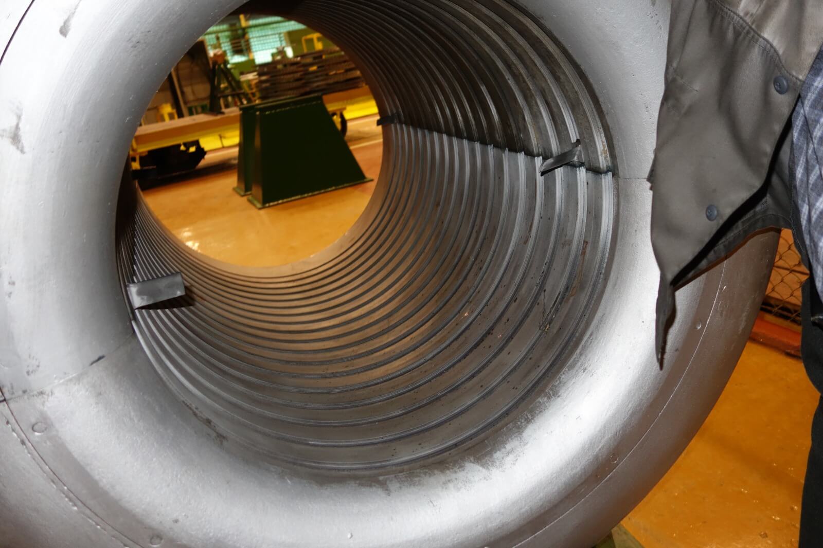 Gas turbine guide vanes and nozzle assemblies