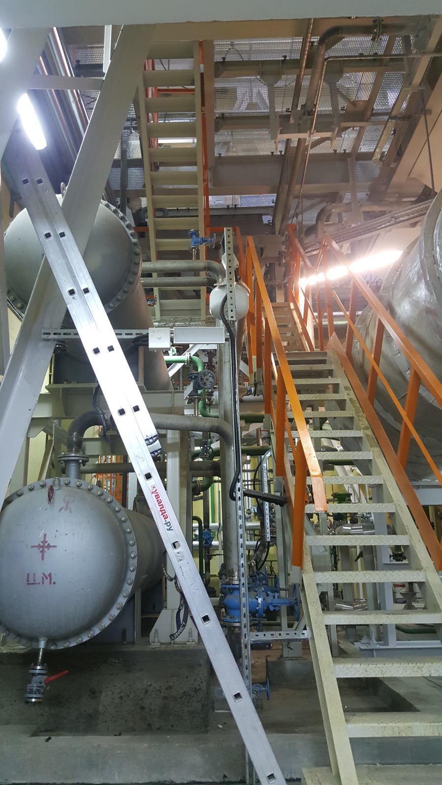 Gas turbine combustion chambers, flame tubes, transition pieces