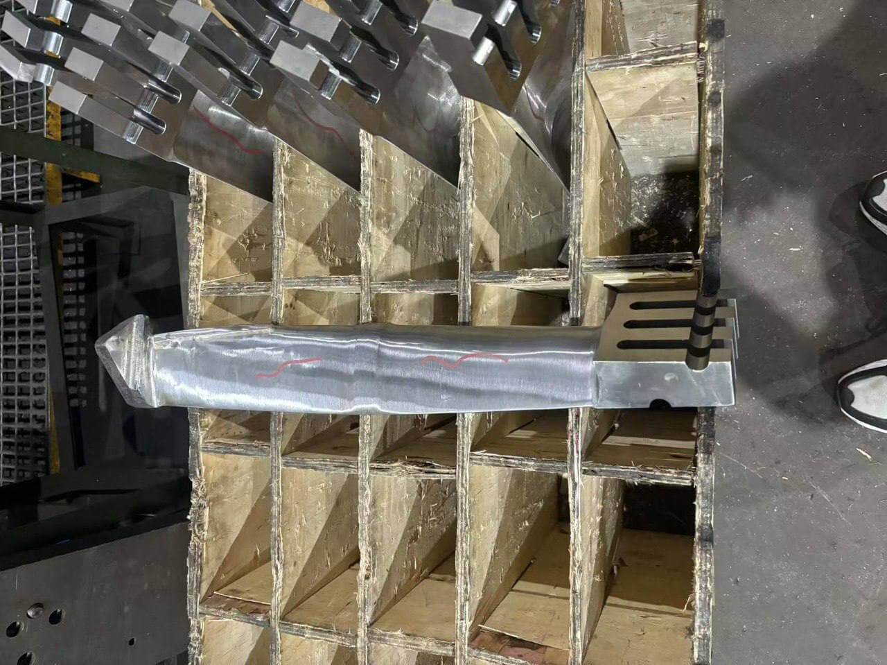 Steam turbine blades and rotor discs