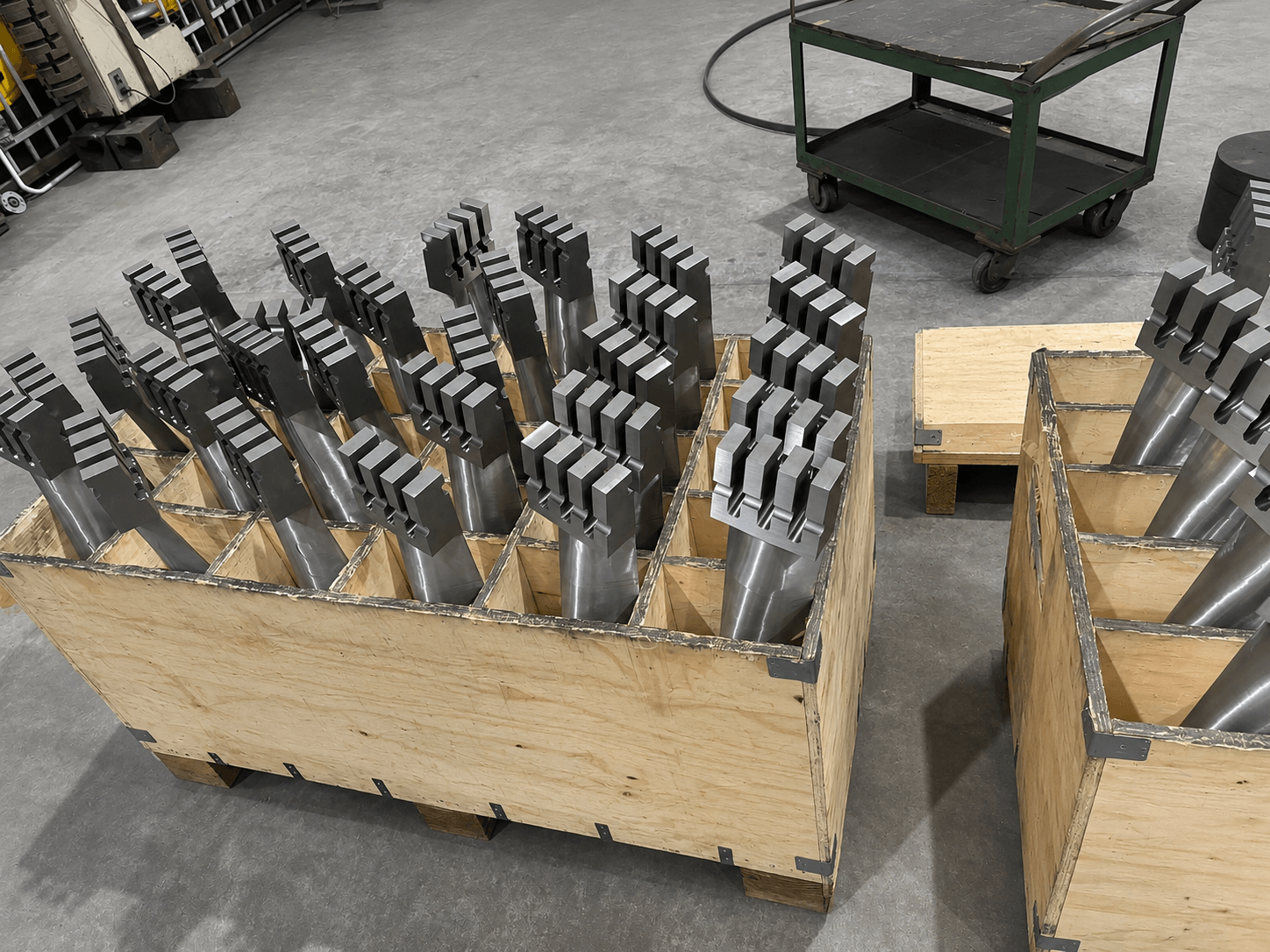 Steam turbine blades and rotor discs