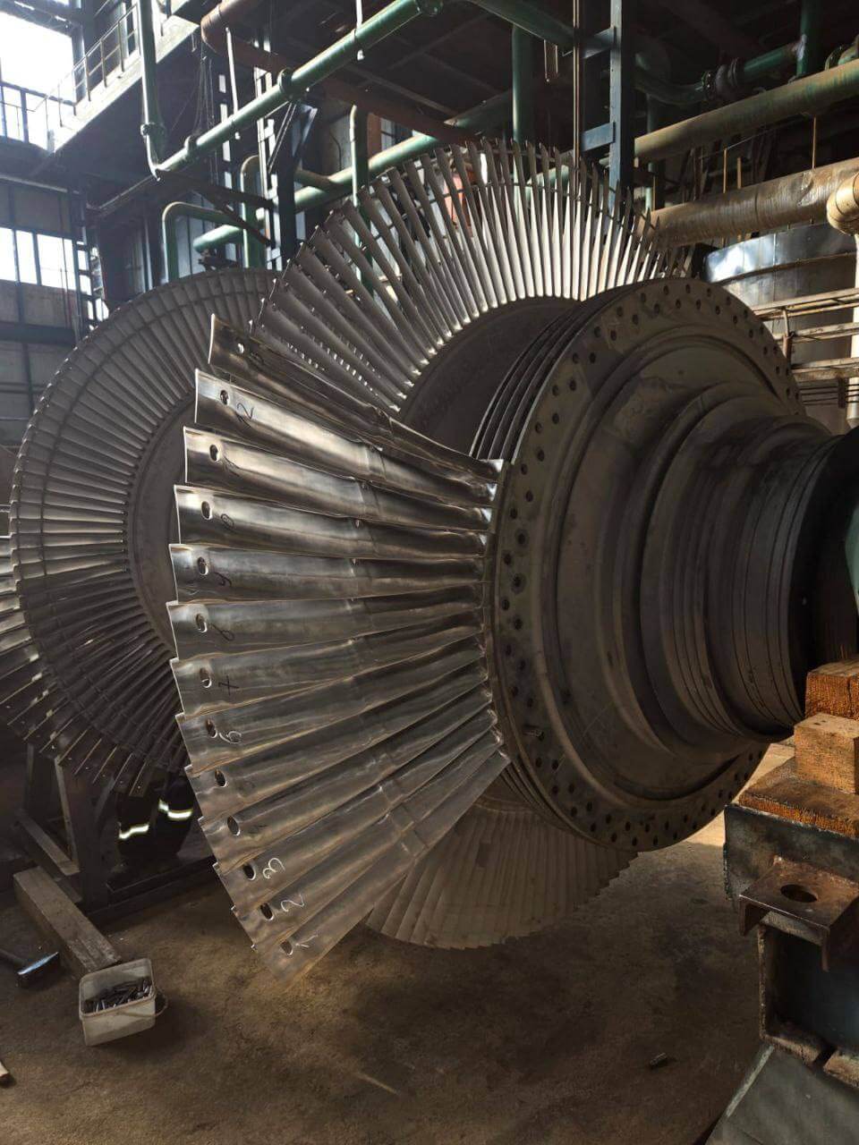 Steam turbine rotors and couplings