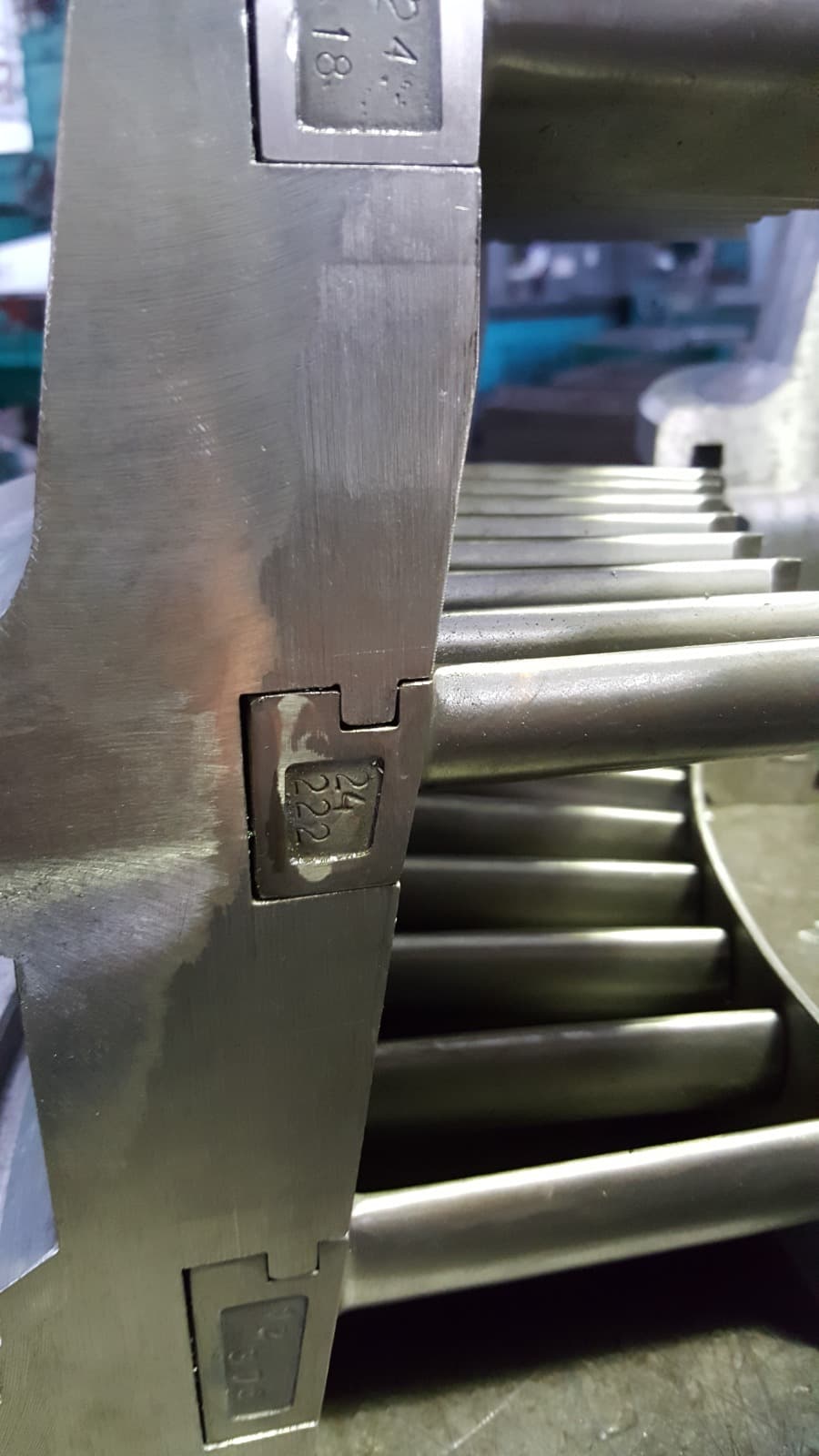 Gas turbine guide vanes and nozzle assemblies