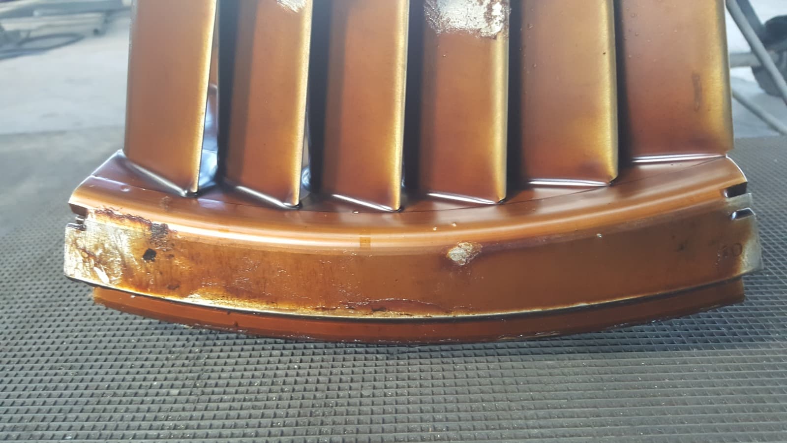 Gas turbine guide vanes and nozzle assemblies