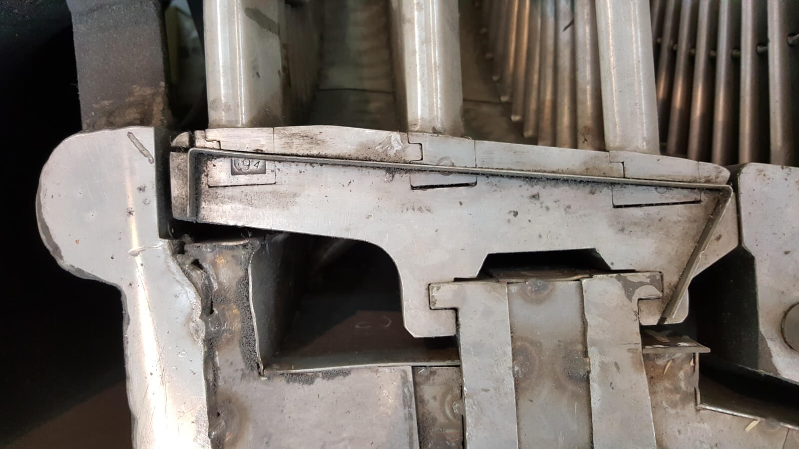 Gas turbine guide vanes and nozzle assemblies