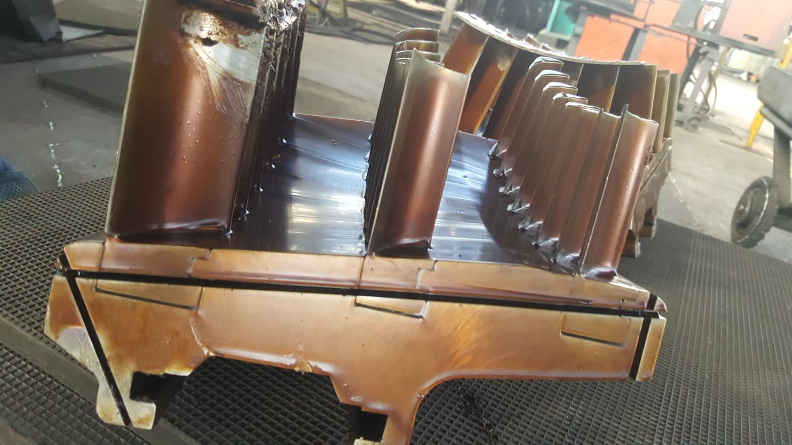 Gas turbine guide vanes and nozzle assemblies