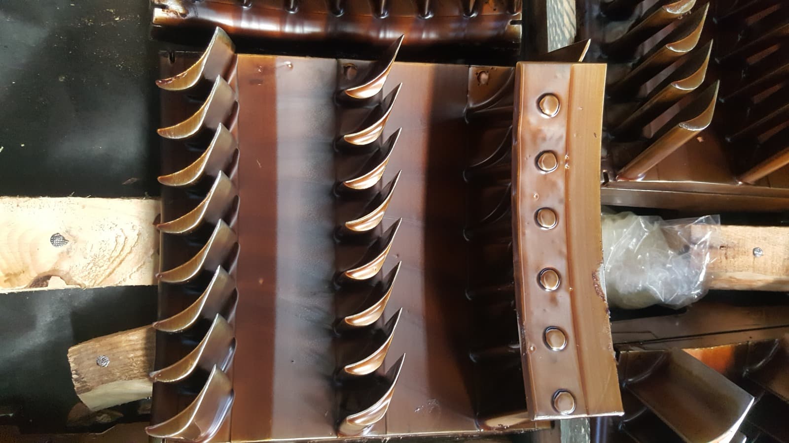 Gas turbine guide vanes and nozzle assemblies