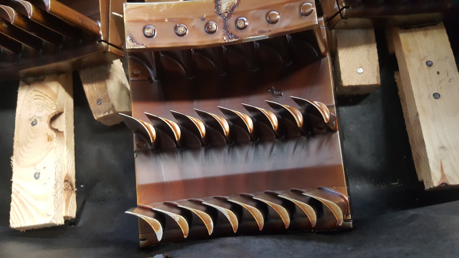 Gas turbine guide vanes and nozzle assemblies