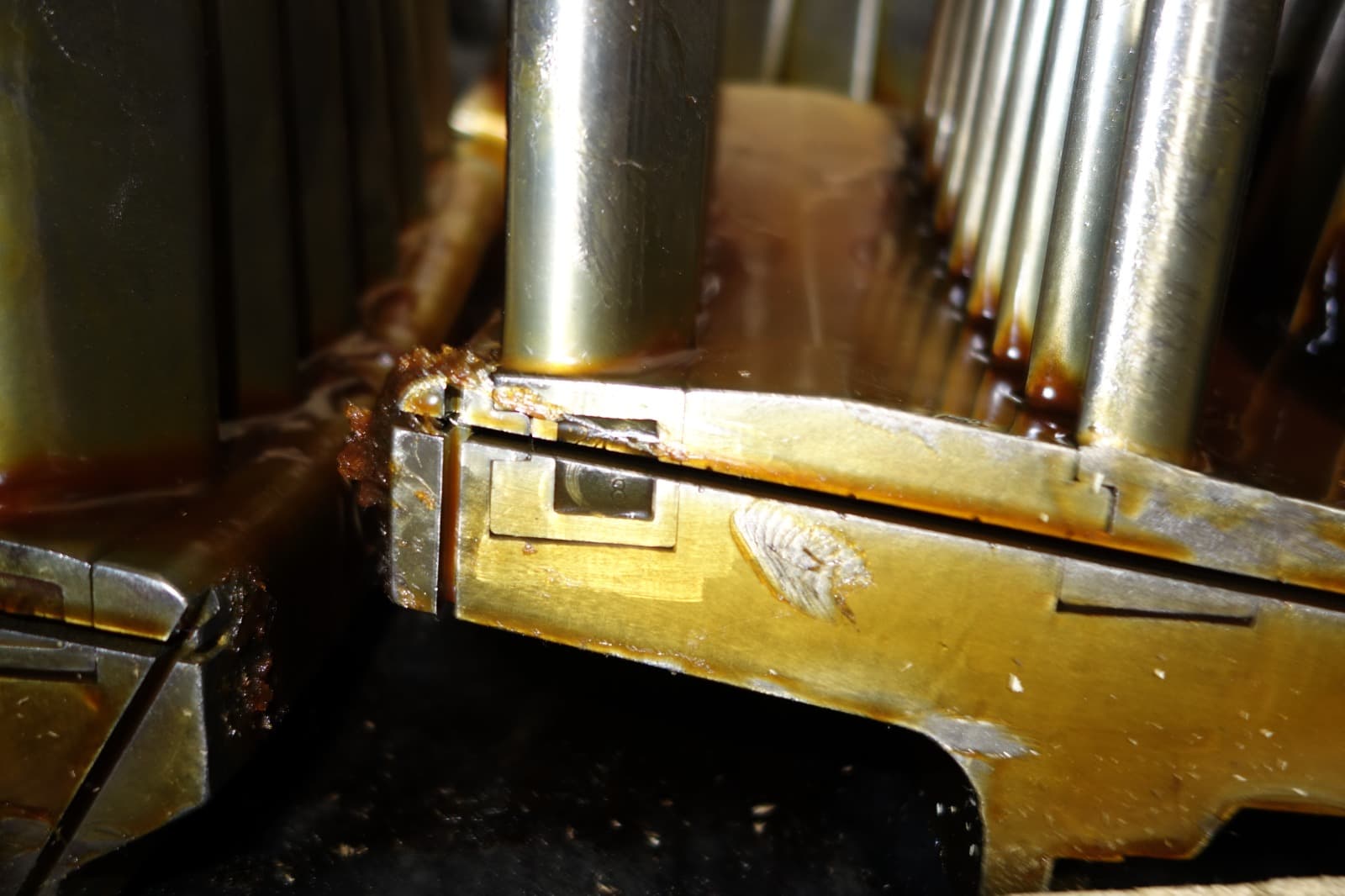 Gas turbine guide vanes and nozzle assemblies