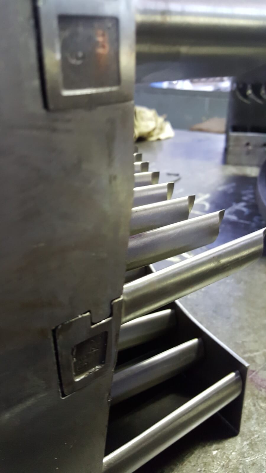 Gas turbine guide vanes and nozzle assemblies