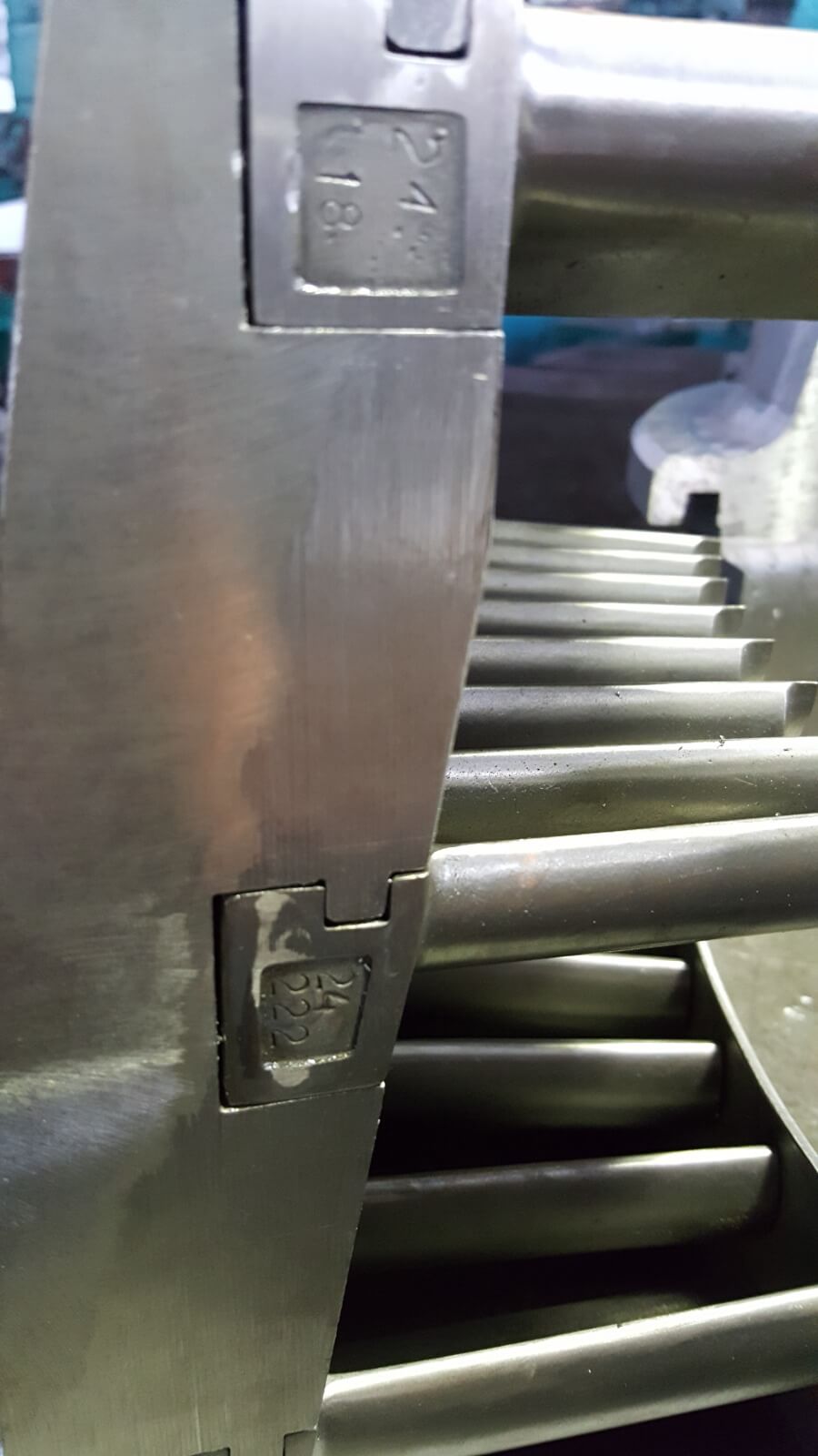 Gas turbine guide vanes and nozzle assemblies